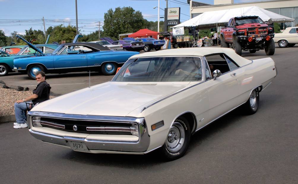 1970 300 Conv white.JPG