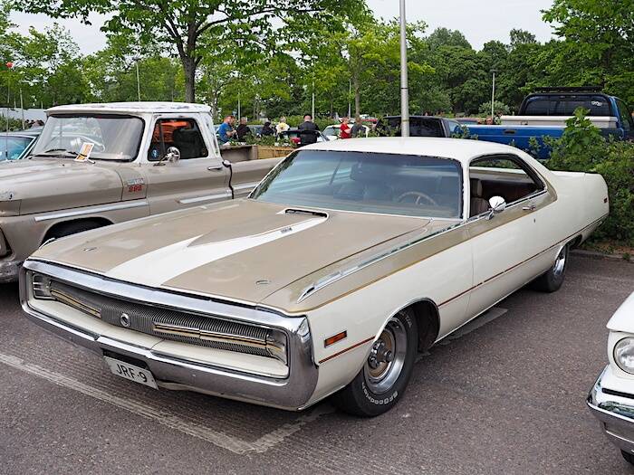 1970-Chrysler-300-HURST-Vantaa-Cruising-2018-KaiLappalainen-CCBY40-WheelsFI-1.jpg