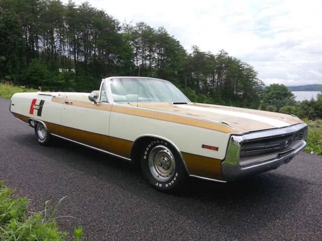 1970-chrysler-300h-hurst-convertible-one-of-one-original-440-tnt-linda-vaughn-4.jpg