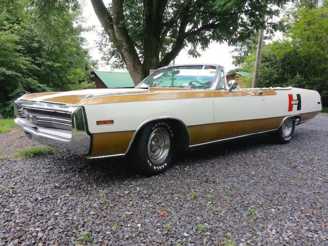 1970-chrysler-300h-hurst-convertible-one-of-one-original-440-tnt-linda-vaughn-9.jpg