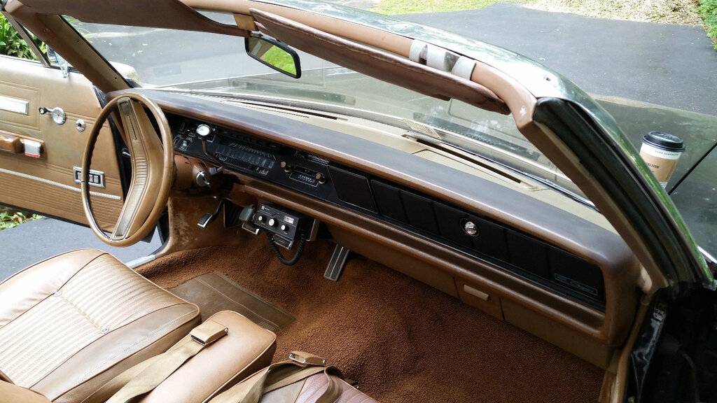 1970-chrysler-newport-convertible-3-speed-manual-column-shift-unique-13.JPG