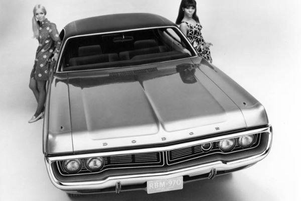 1970-Dodge-Polara-front.jpg