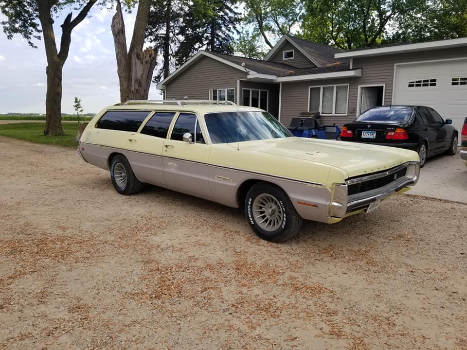 1970 Plymouth Fury Suburban Wagon fb2.jpg