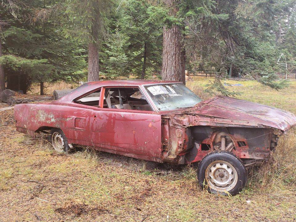 1970 Plymouth RoadRunner 32,000 miles true V Code 4 speed.001.jpg