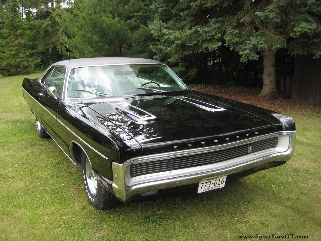 1970_Plymouth_Sport_Fury_GT_-_Black_023com.JPG