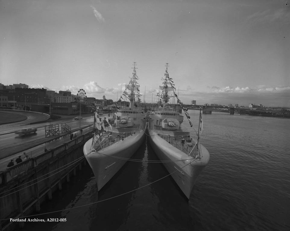 1970_view-of-the-rose-festival-fun-center-carnival_fleet-week-ships-_a2012-005.jpg