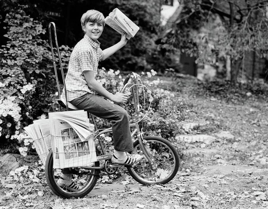 1970s-smiling-delivery-newsboy-vintage-images.jpg
