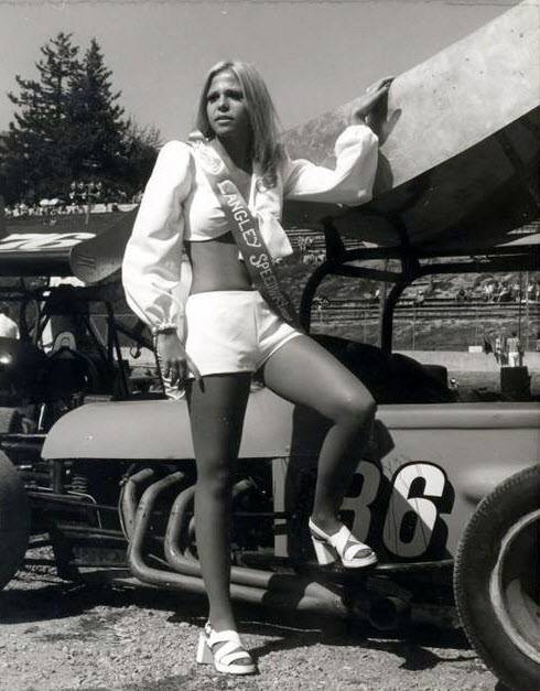1970s-trophy-girl.jpg