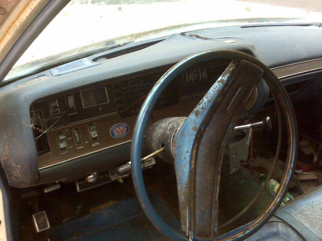 1971 dodge monaco wagon 2011 257599 dash.jpg