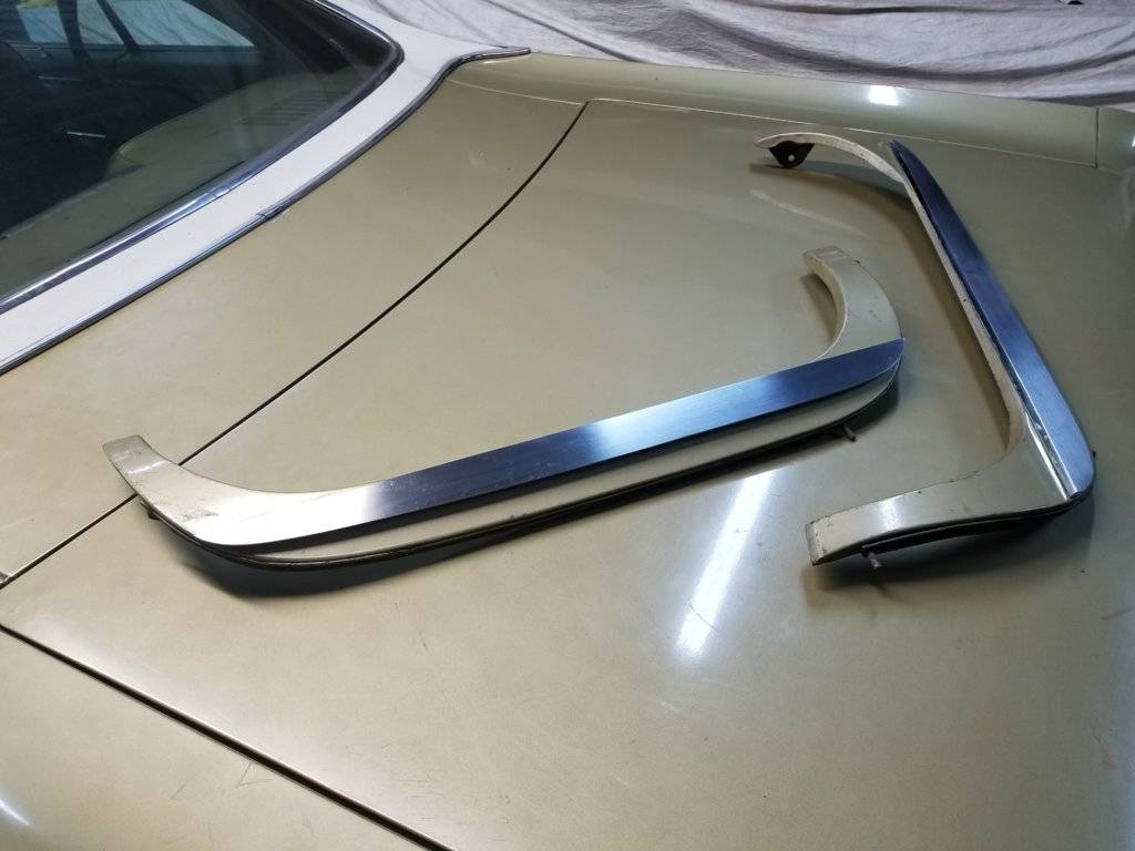 1971 New Yorker fender skirts.jpg