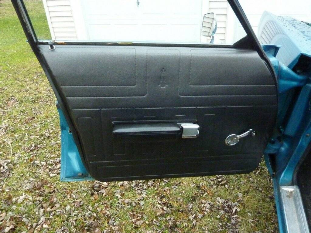 1971 Plymouth Fury I 4dr 6cyl 3spd.006.jpg