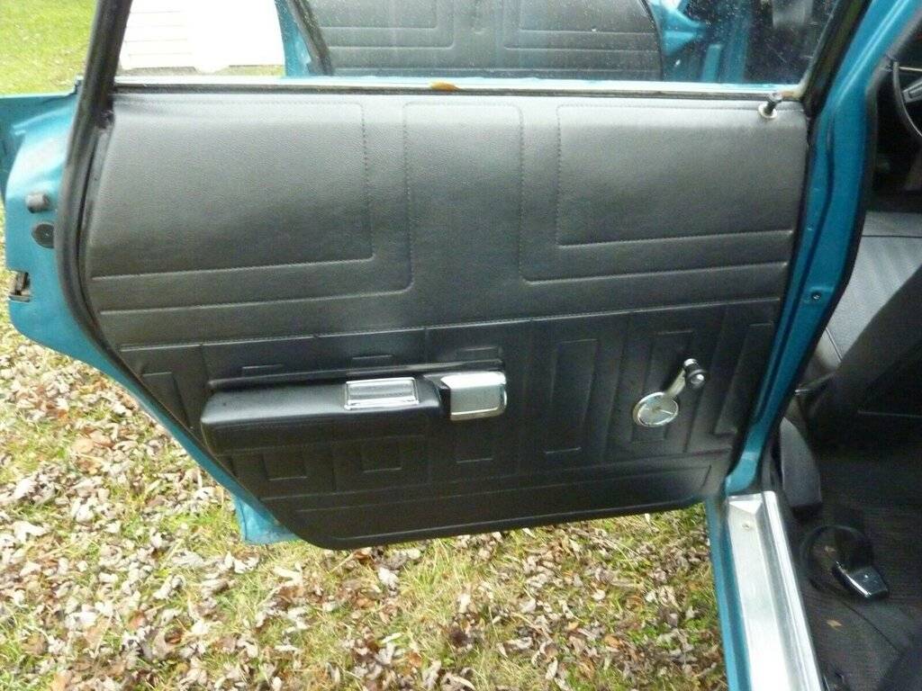 1971 Plymouth Fury I 4dr 6cyl 3spd.007.jpg