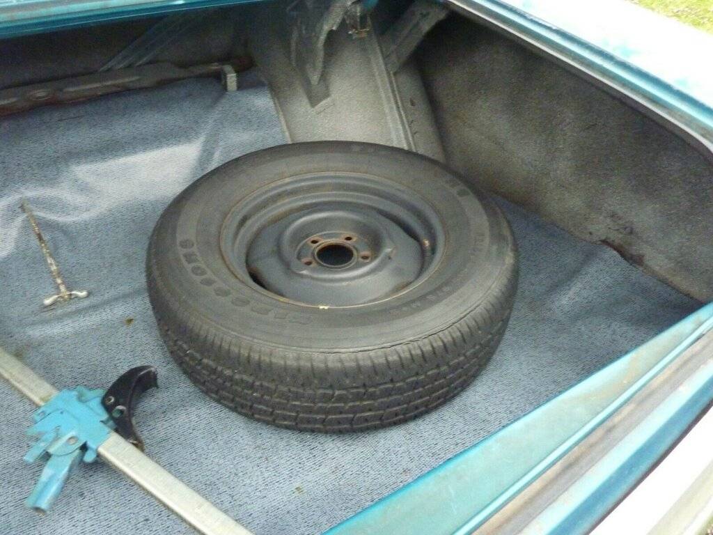 1971 Plymouth Fury I 4dr 6cyl 3spd.021.jpg