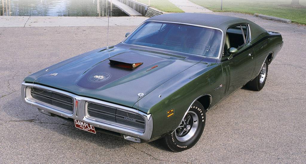 1971_Dodge_HEMIChargerSuperBee1.jpg