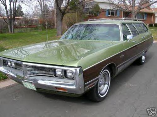 1972 Chrysler New Yorker wagon left front.jpg