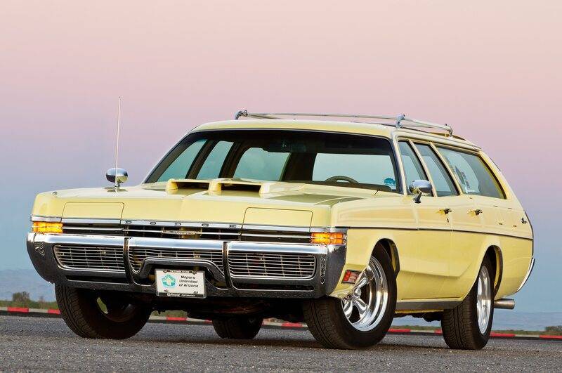 1972-dodge-monaco-wagon-front-low-angle.jpg