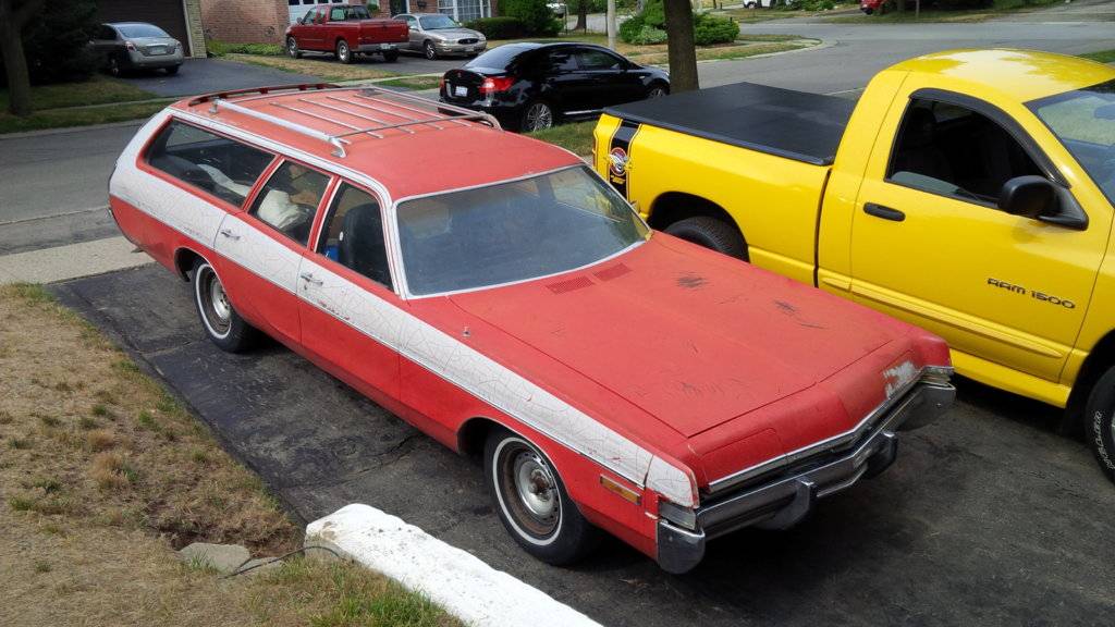 1972 Monaco Wagon 48k.jpg