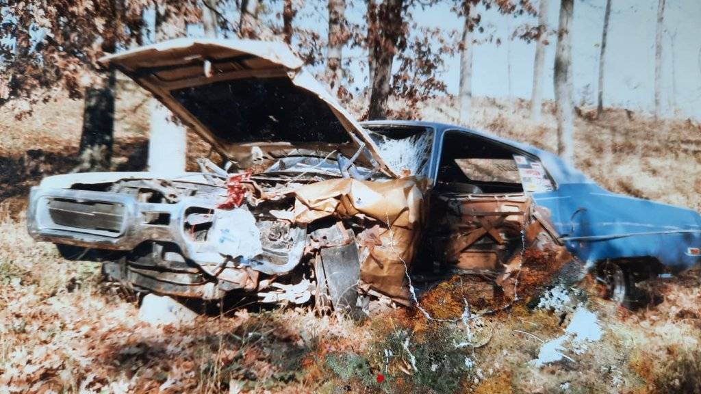 1972 Plymouth Fury 440 crashed.002.jpg