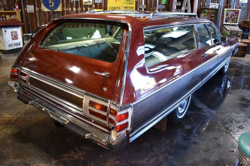 1973-chrysler-town-and-country-5.jpg