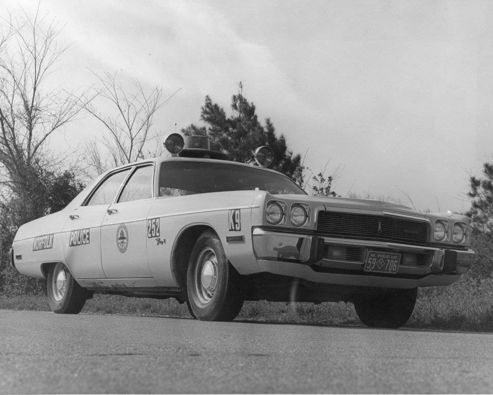 1973.Plymouth.Fury.I.4dr.Police.Car.jpg