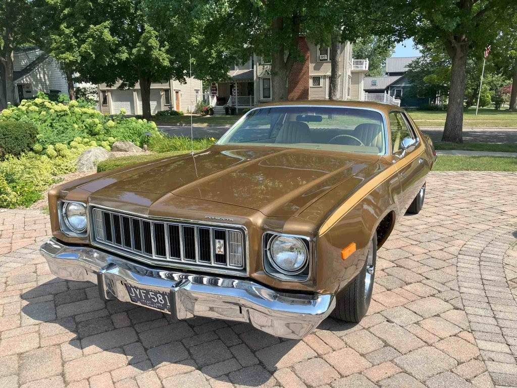 1975 Plymouth Road Runner 400 2,400-Mile.001.jpg
