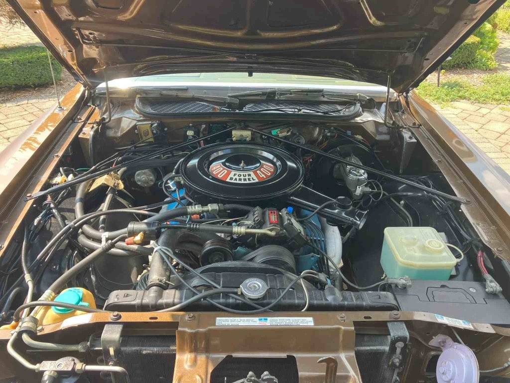 1975 Plymouth Road Runner 400 2,400-Mile.006.jpg