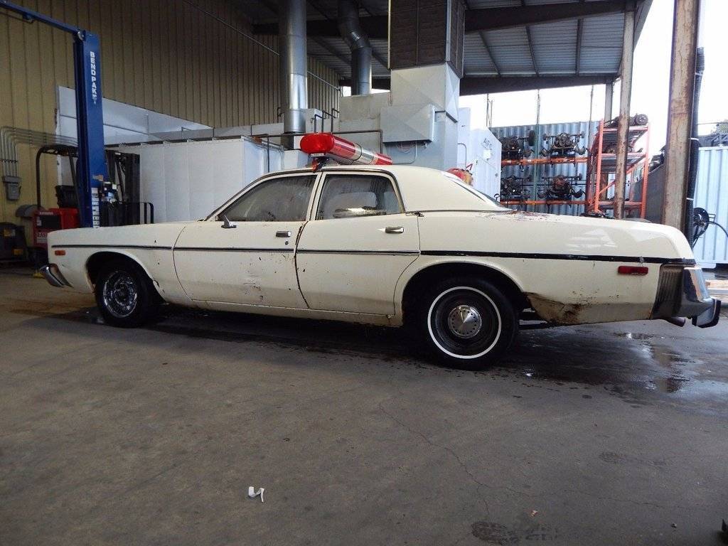 1976 Dodge Coronet police car (5).jpg