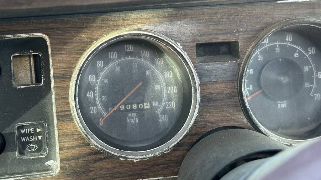 1977 CHRYSLER CORDOBA 400ci t-tops Canadian Car 2dr special coupe VIN SS22N7R232196 140+mph Sp...jpg