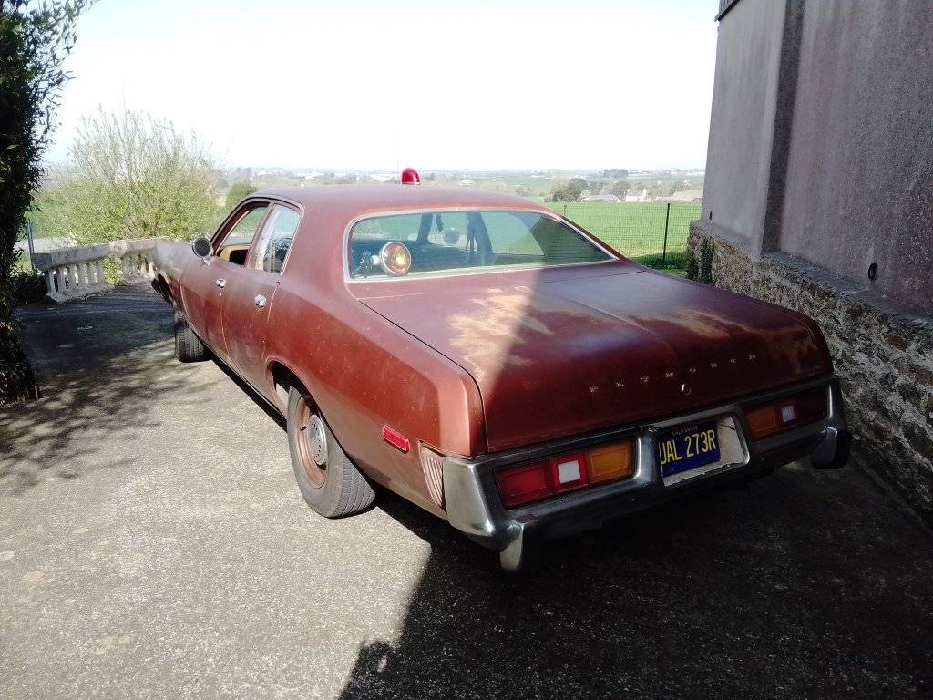 1977 Plymouth Fury 4dr 360 V8 Red LAPD Unmarked Detective car.002.jpg