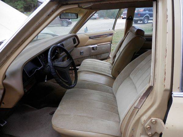 1977 Plymouth Gran Fury - $5000 (Fuquay Varina).005.jpg