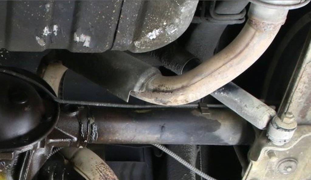 1977 PLYMOUTH GRAN FURY.UNDERSIDE.ENGINE.360ci.EXAUST.REAR,cut.001.jpg