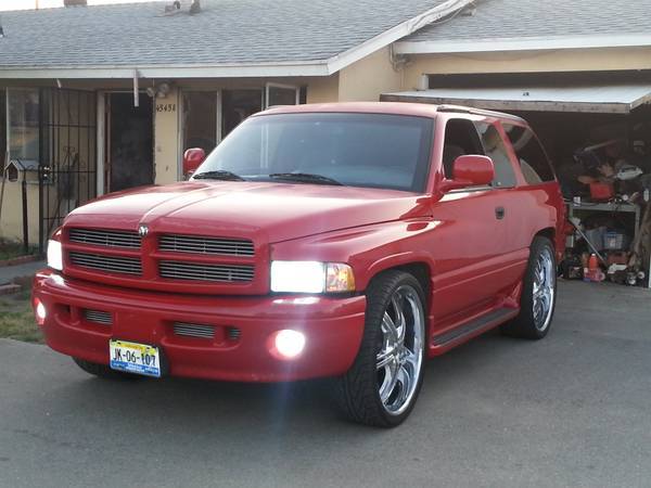 2000ramcharger.jpg