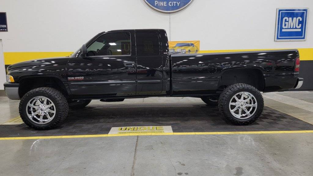 2001-dodge-ram-2500-slt-laramie-turbo-diesel-club-cab-4x4 (2).jpeg