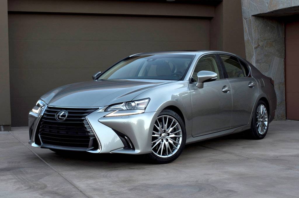 2016-Lexus-GS-200t-front-three-quarter1.jpg
