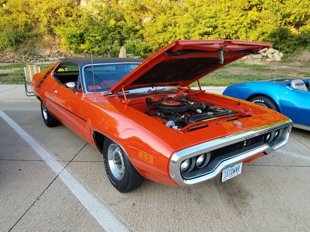 East Dubuque Car Cruise For C Bodies Only Classic Mopar Forum