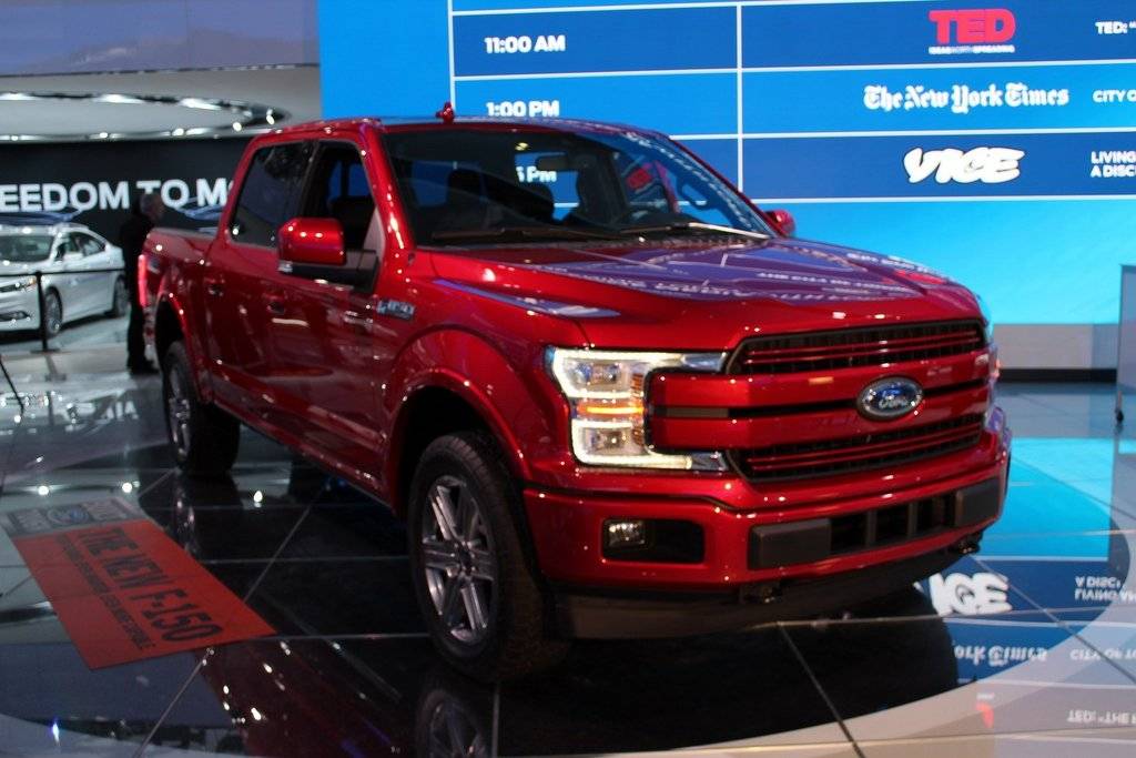 2018-ford-f-150-10_1600x0w.jpg