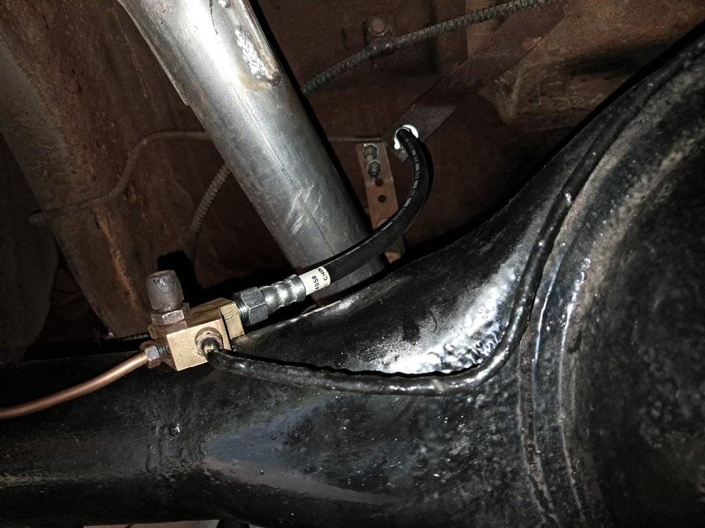 20250912_165949 axle distribution block polished and installed.jpg