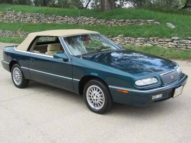 2706832-1994-chrysler-lebaron-gtc-convertible-thumb.jpg