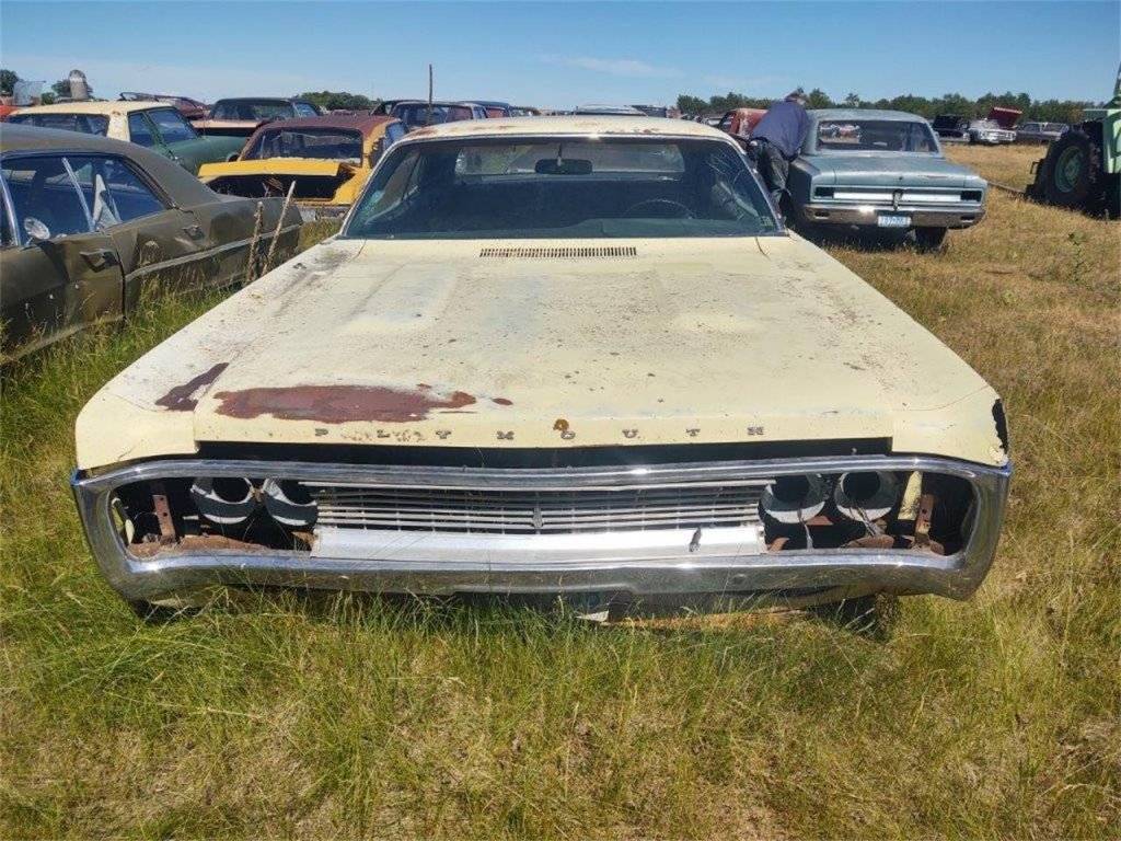 27159205-1970-plymouth-fury-iii-std.jpg