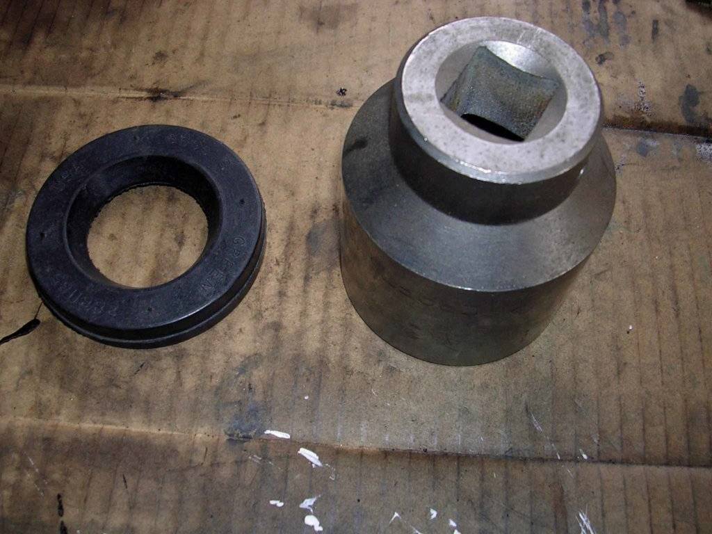 3 2014 Axle LS Oil Seal & 2 Inch Socket.jpg