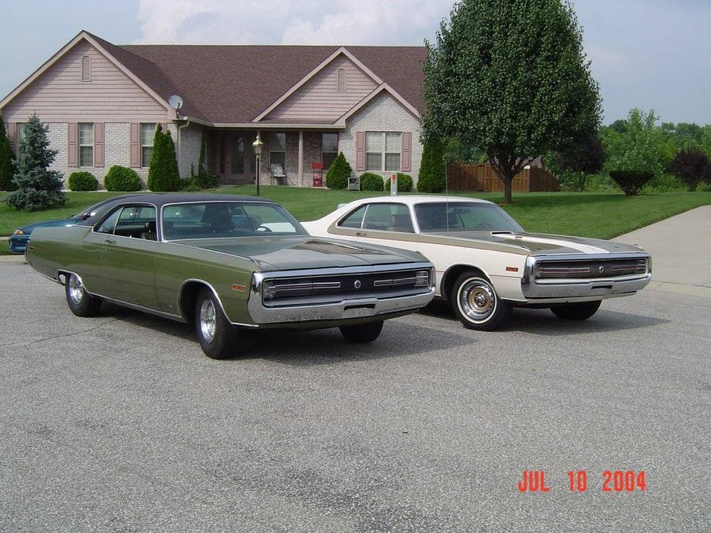 300 & Hurst - front 2.JPG