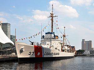 300px-USCGC_Taney_(WHEC-37)_in_Baltimore.jpg