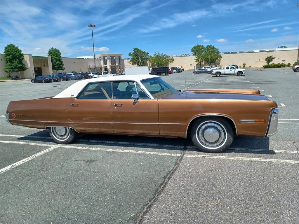 32798261-1972-chrysler-4-dr-sedan-std.jpg