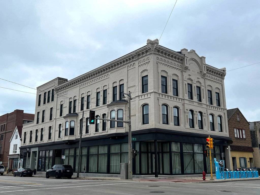 44487ed8fba0f2b82d9d5c8e9a98ed4b9d67f7c75e21d8b1a6cda1869e8697fd (4).jpeg