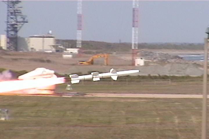 4th Launch 5-10-01.JPG