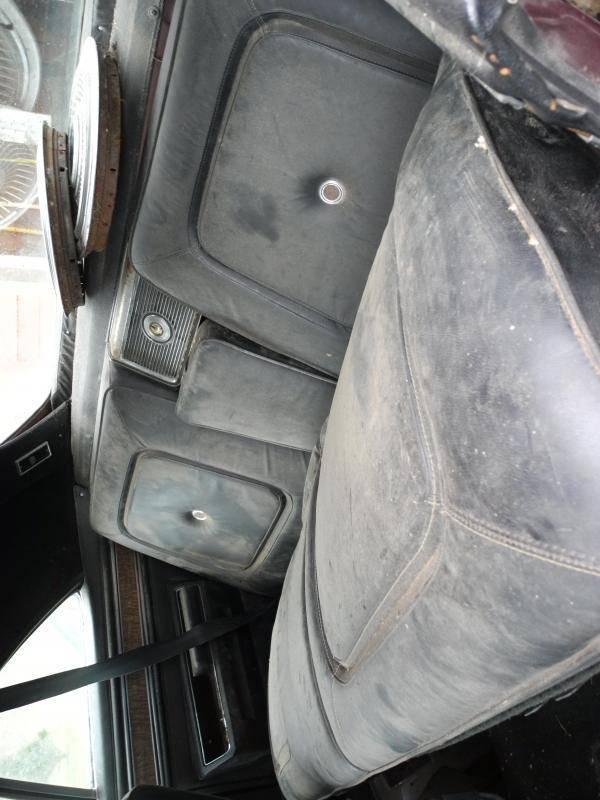 60 Imperial coupe 009.jpg