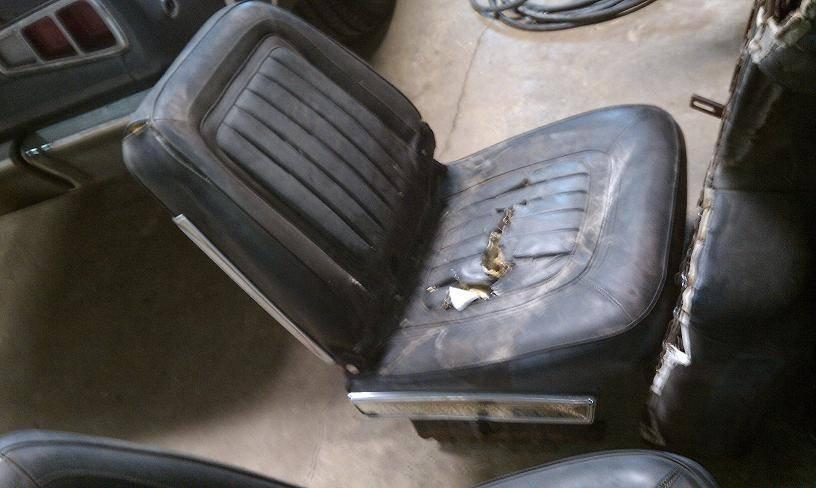 66 fury seats 003.jpg