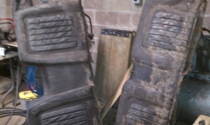 66 fury seats 005.jpg