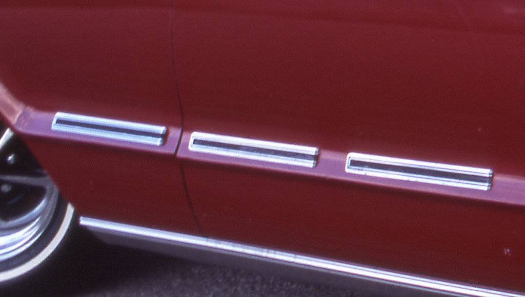 66 MONACO 500 LOUVERS CLOSE UP.jpg