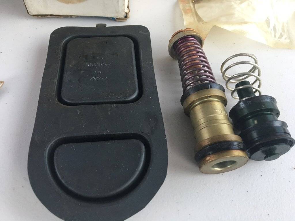 For Sale NOS Mopar Bendix master cylinder rebuild kit 6769 For C